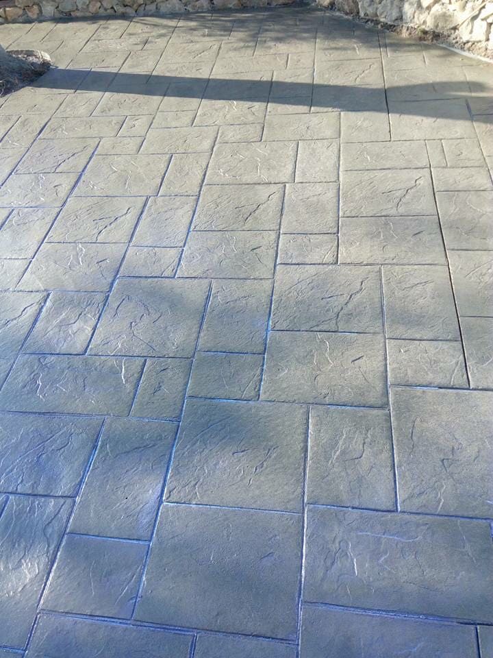 Pavimentación de hormigón impreso realizada en Calafell
